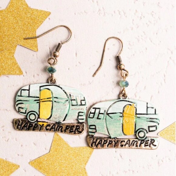 ❤️NWT  BOUTIQUE   MINT 'HAPPY CAMPER' GOLDTONE CAMPER EARRINGS  FUN & UNIQUE - Picture 1 of 1